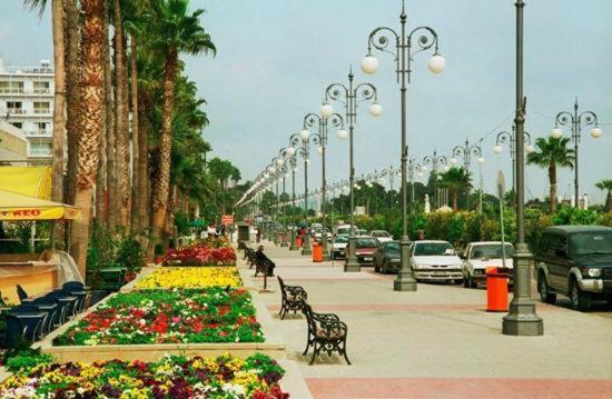 Gregorys Holiday Apartment Larnaca Exterior photo